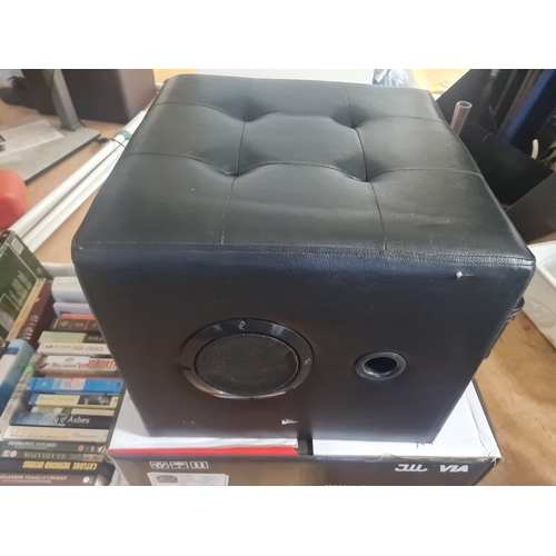 016S - Bluetooth speaker stool