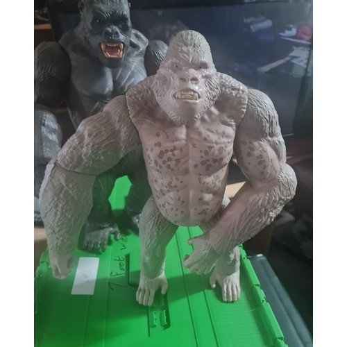 012E - Large rampage figure