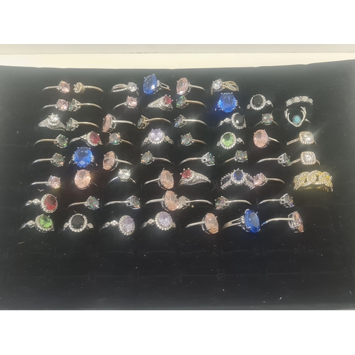 18O - Joblot of ladies ring 

Personal collection