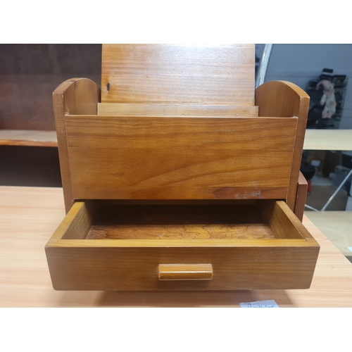 585 - Vintage wooden box