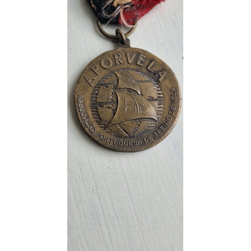 002 - Rare 1982 Tall ships medal. Lisbon