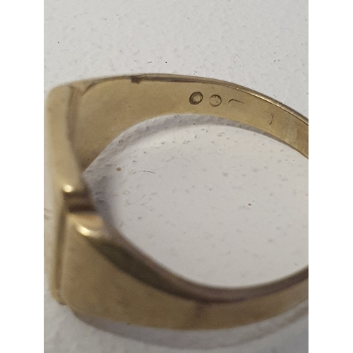 3F - Large 9ct gold 7 grams signet ring