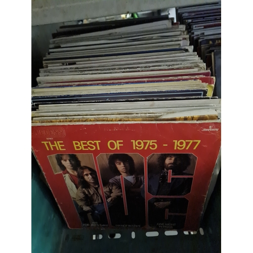 019O - Huge lot of vintage records vinyl