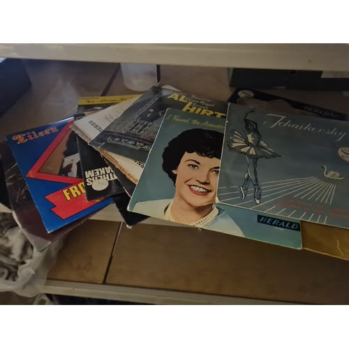 390A - Joblot of vintage vinyls