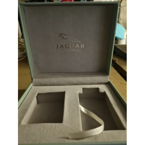 008H - Jaguar watch box