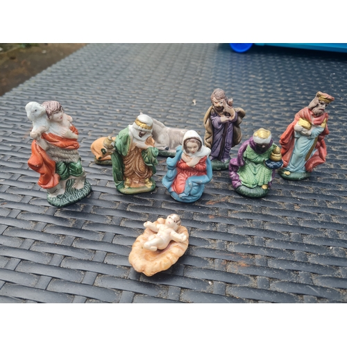 0012L - Cermanic religious figures