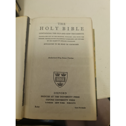 190 - Vintage holy bible