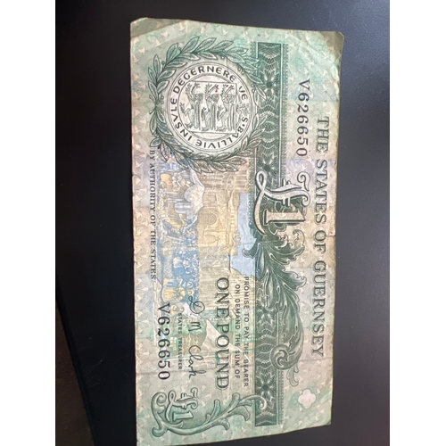 2J - Vintage guernsey one pound note