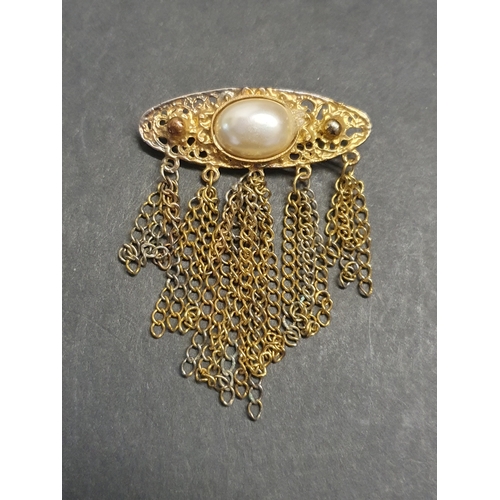 277 - Ladies Vintage Broach