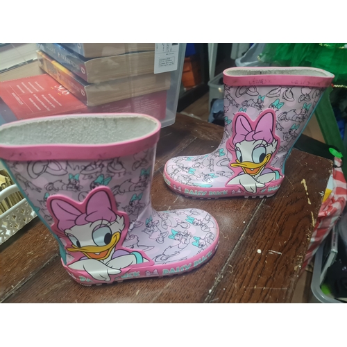 396A - Daisy duck boots