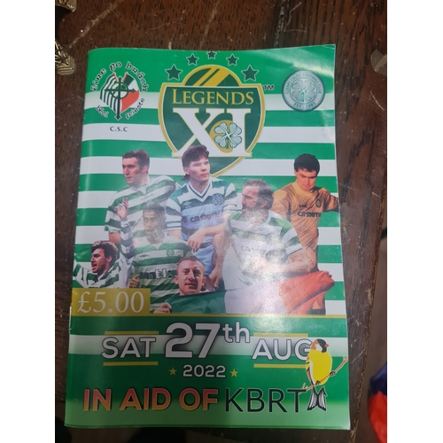 06Y - Signed celtic fc programme