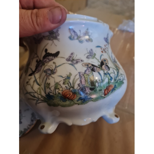 02H - 1940’s Aichi Seto since 1818, Japanese, Lidded Porcelain Pot w four Feet
