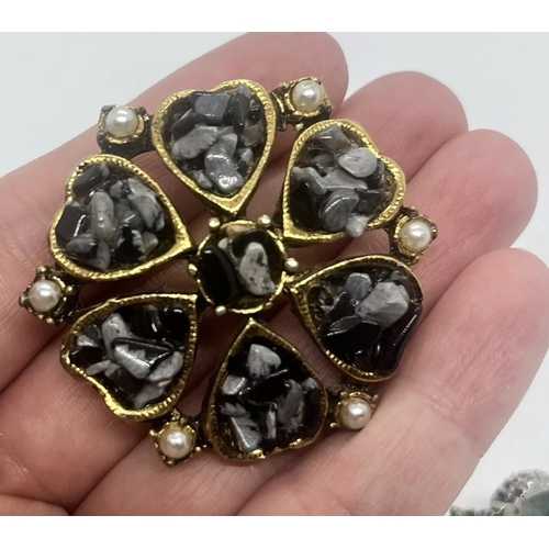 5C - Vintage broach