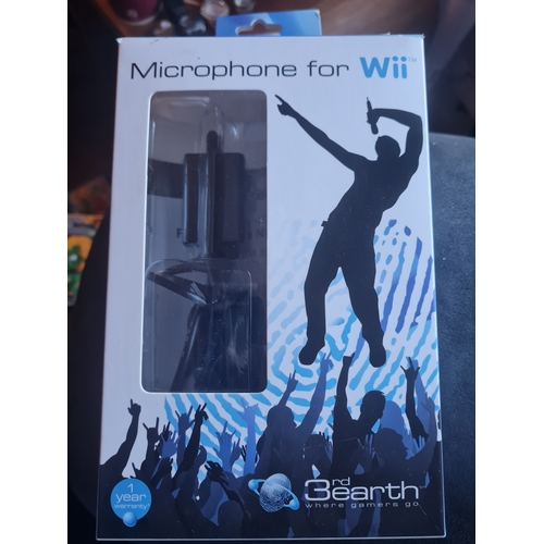 211 - Microphone for wii boxed