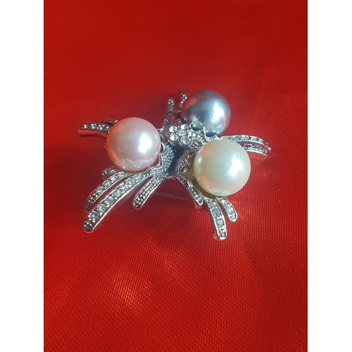 432 - Ladies broach