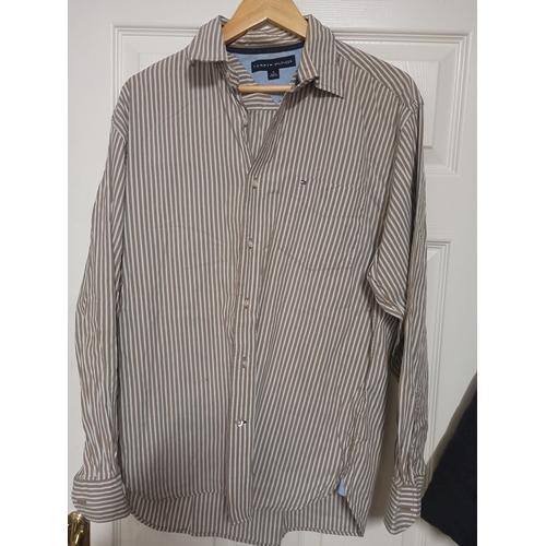 610 - Tommy Hilfiger shirt Size Medium