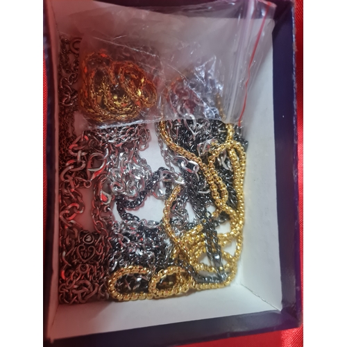 618 - Lot of chains