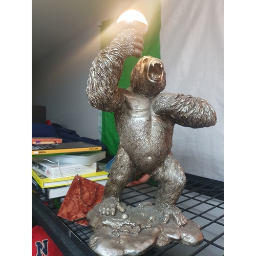 4G - Large king Kong lamp