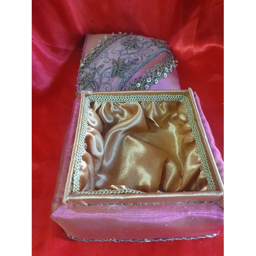 199P - Vintage jewellery box