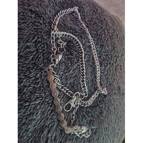 869 - Heavy duty bikers chain with skull