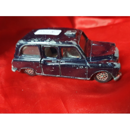 357 - Vintage dinky toys Austin taxi