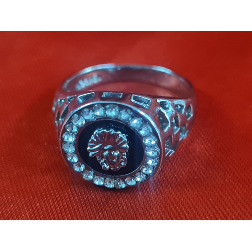 718 - Gents large ring