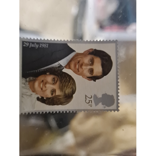 23O - Prince of wales & Diana stamp