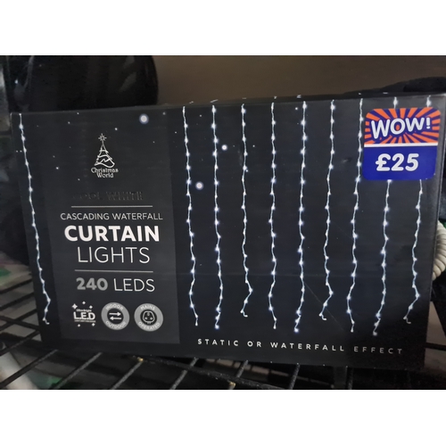 012R - New boxed Christmas lights

Open never used