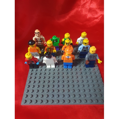 012I - Lego men lot