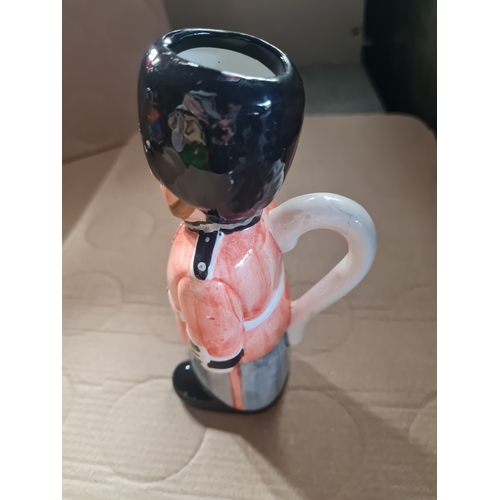 322 - Large leonardo toby jug