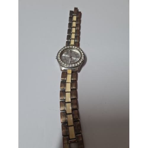 522 - Ladies watch