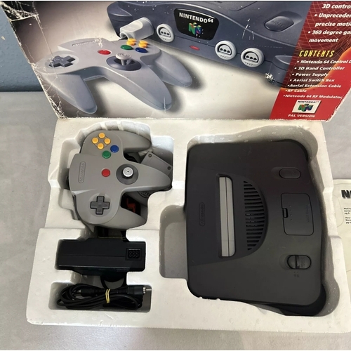 06C - Boxed Nintendo 64