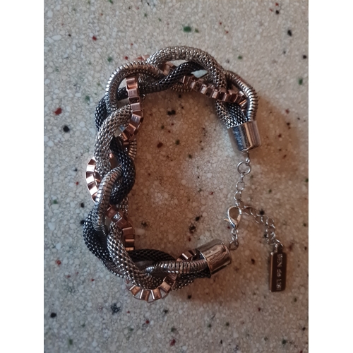 617 - Ladies bracelet