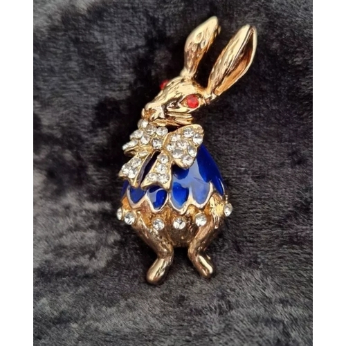 9A - Alice and Wonderland broach