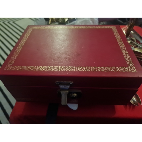 019A - Vintage presentation box