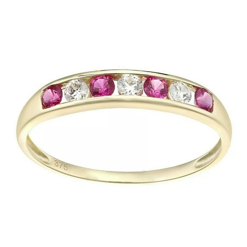 64 - 9ct gold ring