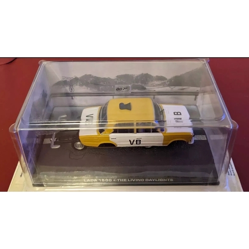 92 - Boxed 007 model car