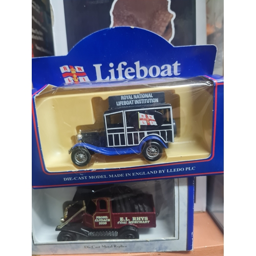 93 - 2 die cast models