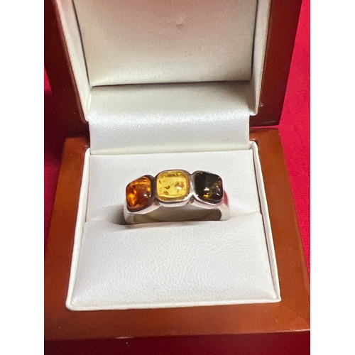 16Z - Vintage silver Baltic & amber ring