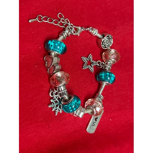 10H - Charm bracelet