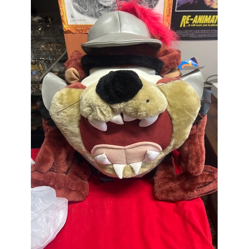 10K - Large looney tunes teddy new