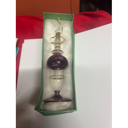 18D - Vintage boxed perfume bottle