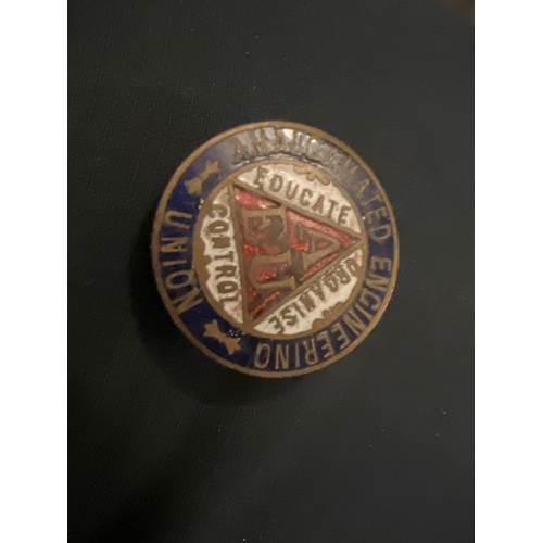 029L - Vintage engineering badge