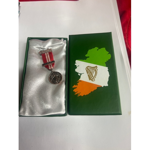 05A - Irish boxed medal