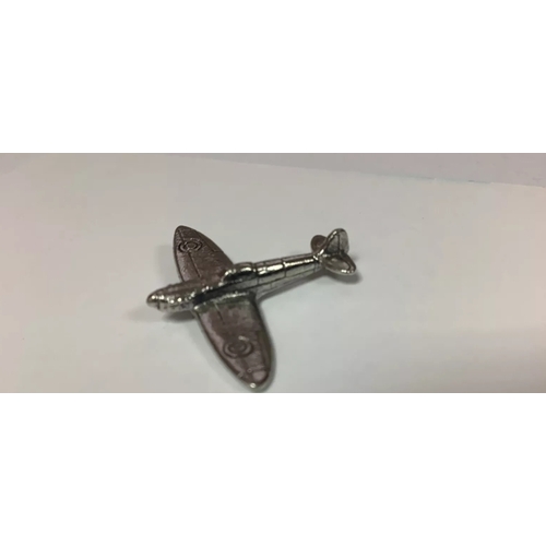 17X - Spitfire Silver Pewter Pin Badge (W)