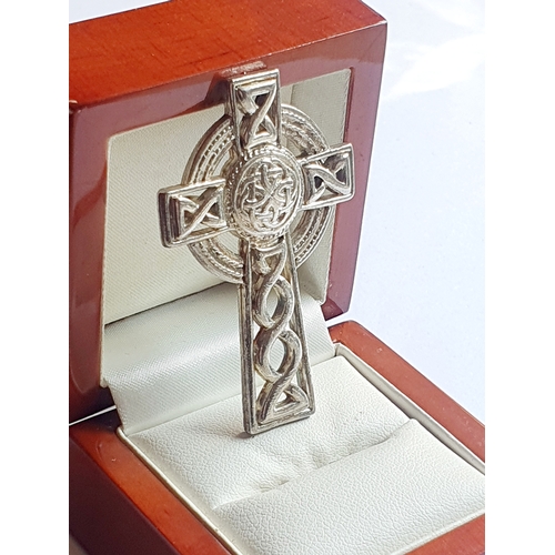 101B - Stunning Vintage  Celtic Broach Pin