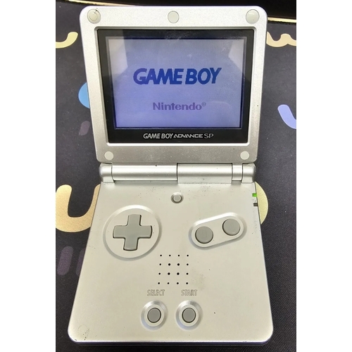 38 - Nintendo Game Boy Advance SP Silver