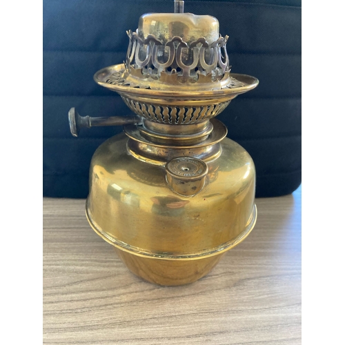 37R - Vintage brass oil lamp base