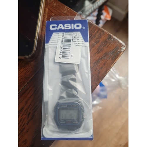 34 - New boxed casio watch