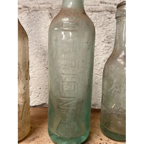 31 - Antique bottles Inc. Thwaites, C&C